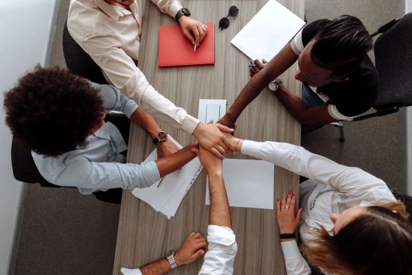 Comment renforcer la cohésion d’équipe grâce au team building à paris ?